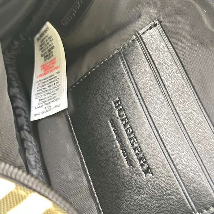 BURBERRY チェックパディバッグ サイズ:22.5x16x6.5cm