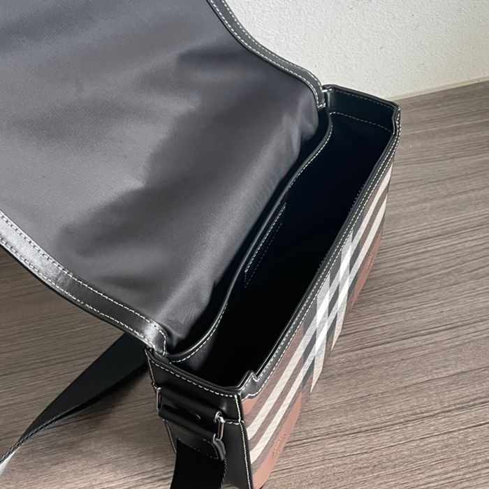 BURBERRY 1731 チェックメッセンジャー サイズ:25.5x21.5x6.5cm