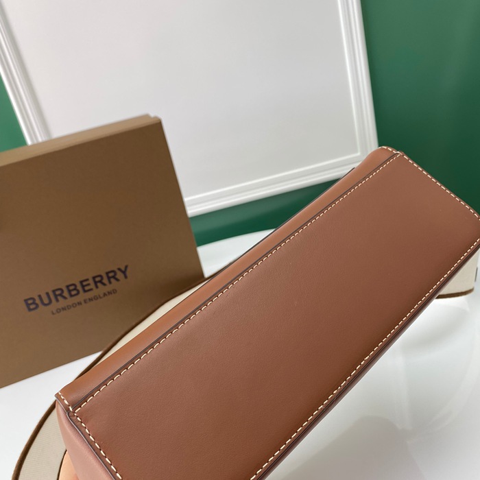 BURBERRY 9061 斜め掛け サイズ:25x18x8.5cm