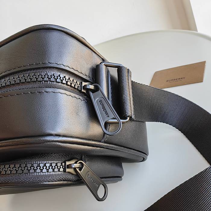 BURBERRY プレスロゴ小ショルダー サイズ:22.5x14.5cm