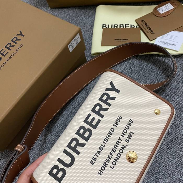 BURBERRY 4541 斜め掛け サイズ:18x12cm