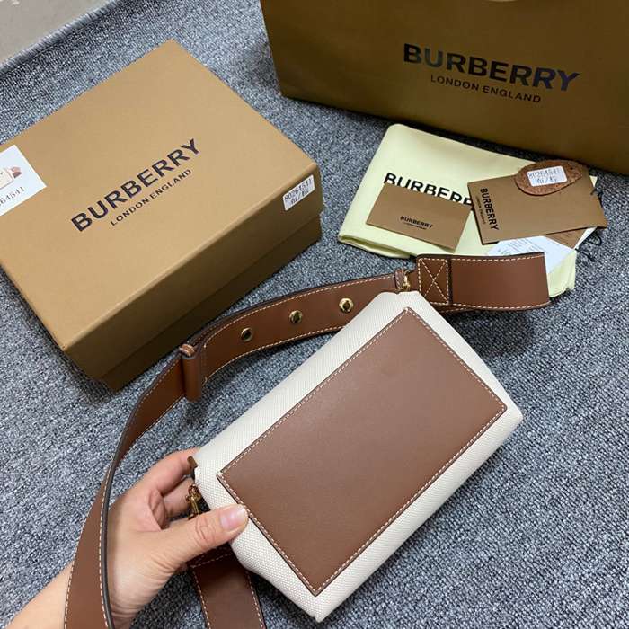 BURBERRY 4541 斜め掛け サイズ:18x12cm