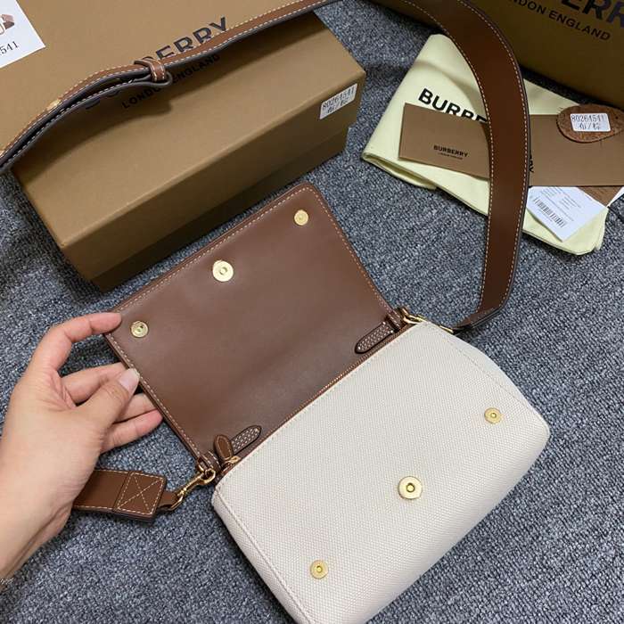 BURBERRY 4541 斜め掛け サイズ:18x12cm