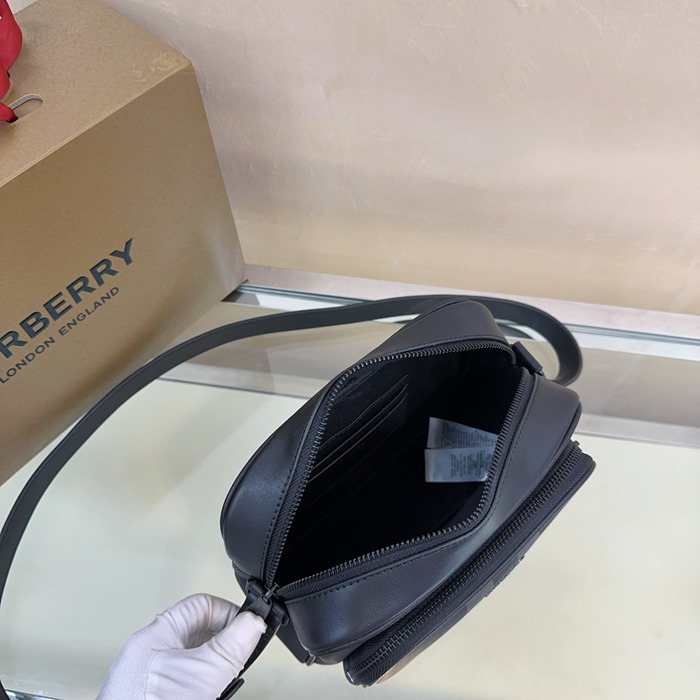 BURBERRY 3481 グレー斜め掛け サイズ:22.5x16cm