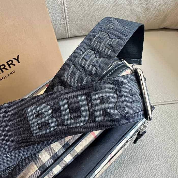 BURBERRY 1521 斜め掛け サイズ:22.5x14.5x8.2cm