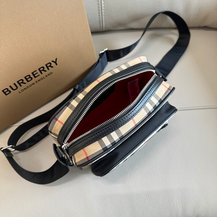 BURBERRY 1521 斜め掛け サイズ:22.5x14.5x8.2cm