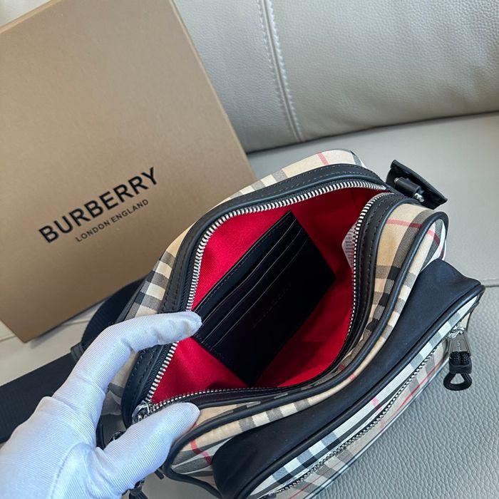 BURBERRY 1521 斜め掛け サイズ:22.5x14.5x8.2cm