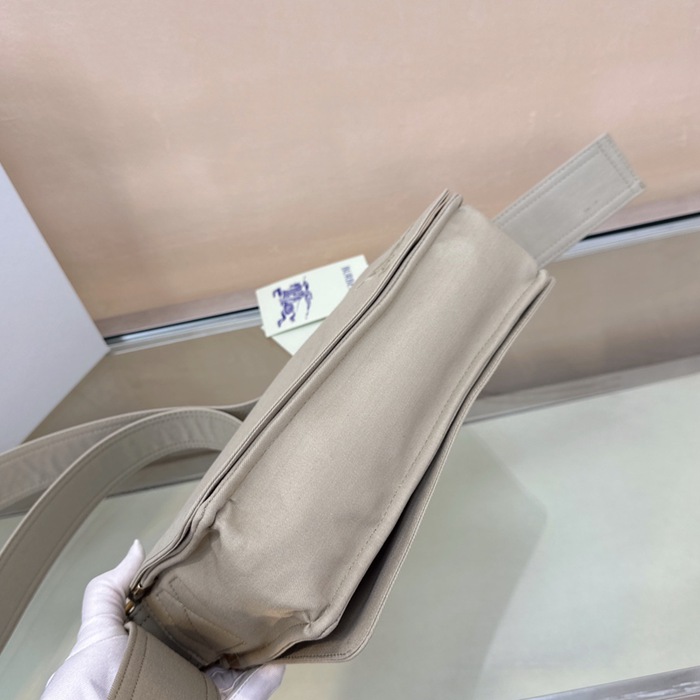 BURBERRY コットンブレンド斜め掛け トレンチ サイズ:25x16cm
