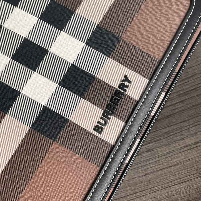 BURBERRY チェックメッセンジャー サイズ:25.5x21.5x6.5cm