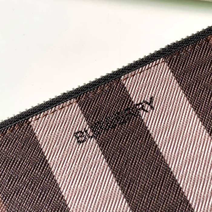 BURBERRY 大ヴィンテージチェックキャンバスジップポーチ サイズ:30x20cm