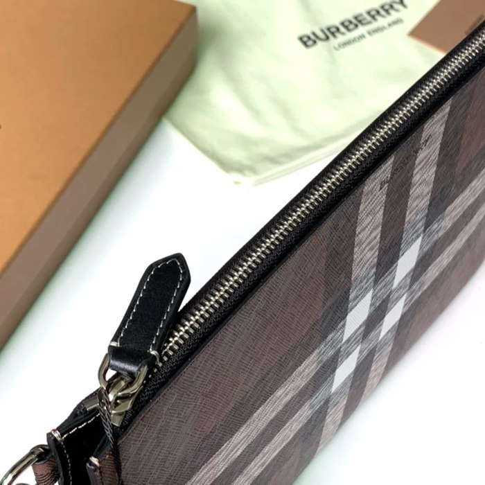 BURBERRY 大ヴィンテージチェックキャンバスジップポーチ サイズ:30x20cm