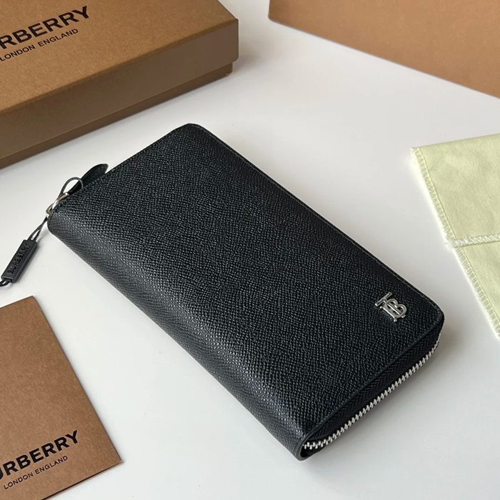 BURBERRY 粒面レザージップ長財布 サイズ:19x10cm