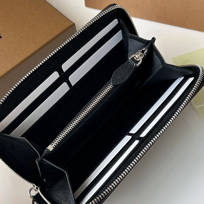BURBERRY 粒面レザージップ長財布 サイズ:19x10cm