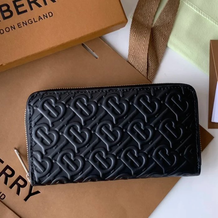 BURBERRY TBプレスレザージップポーチ サイズ:19x10x2.5cm