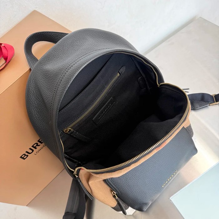 BURBERRY 8911 キャンバスチェックリュック サイズ:40x30cm