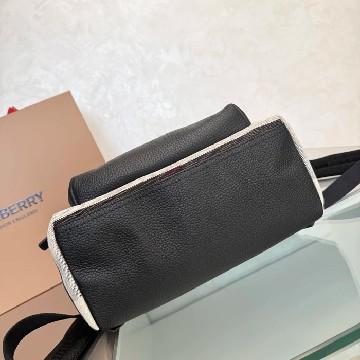 BURBERRY 8911 キャンバスチェックリュック サイズ:40x30cm