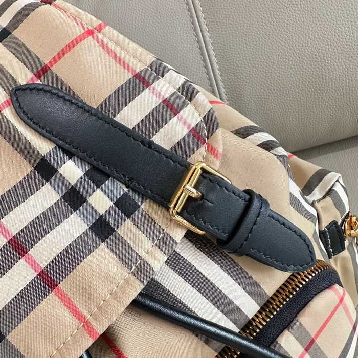 BURBERRY 1861 軍用リュック サイズ:33x22cm