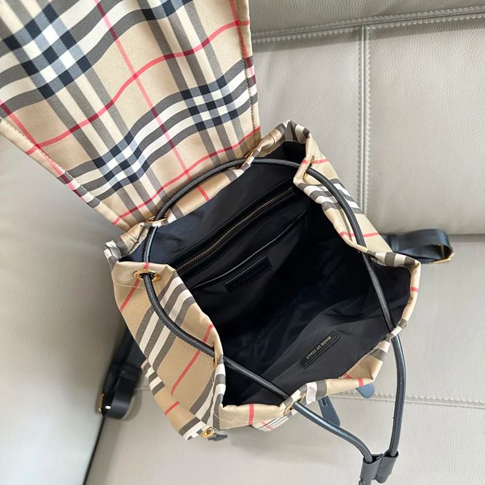 BURBERRY 1861 軍用リュック サイズ:33x22cm