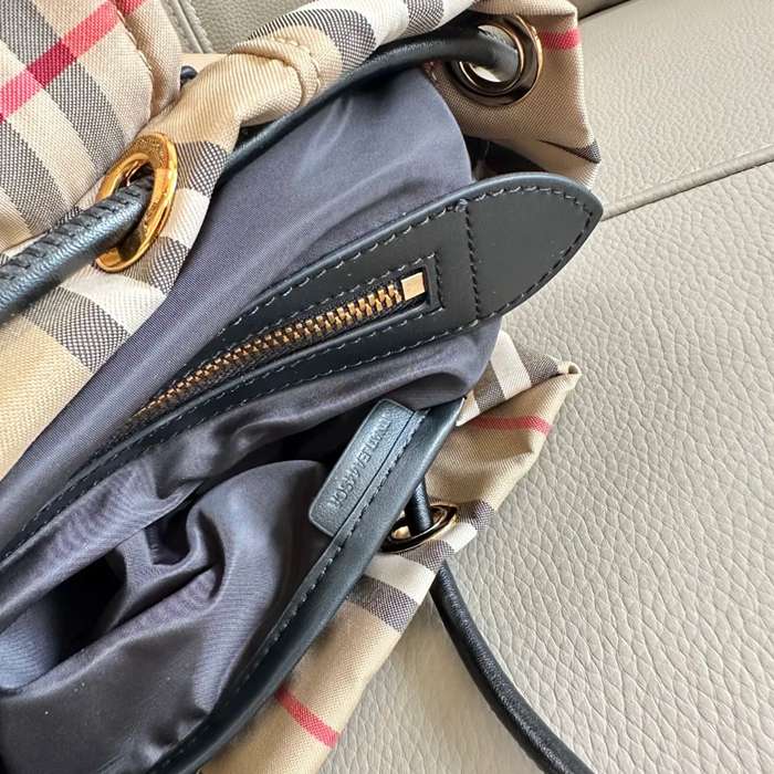 BURBERRY 1861 軍用リュック サイズ:33x22cm