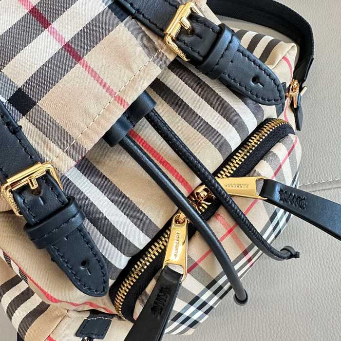 BURBERRY 1641 ラックサック軍用リュック サイズ:26x16cm