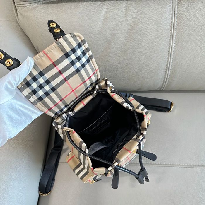 BURBERRY 1641 ラックサック軍用リュック サイズ:26x16cm