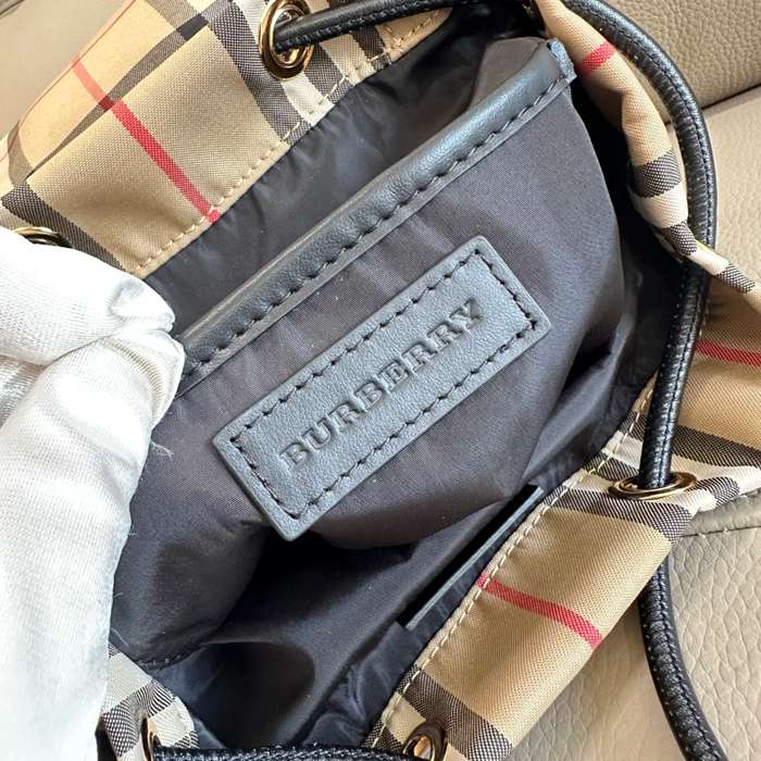 BURBERRY 1641 ラックサック軍用リュック サイズ:26x16cm