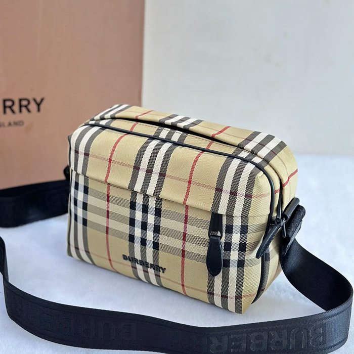 BURBERRY バーバリーチェック パディバッグ サイズ:22.5x16x6.5cm