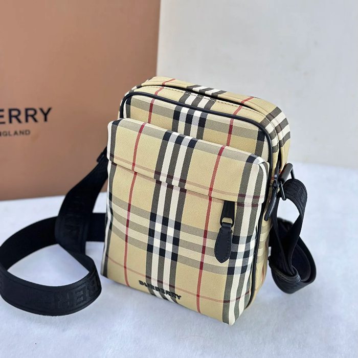 BURBERRY バーバリーチェック フレディバッグ サイズ:20.5x16cm