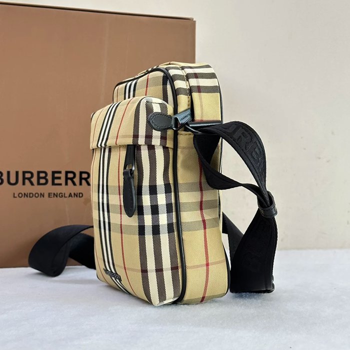 BURBERRY バーバリーチェック フレディバッグ サイズ:20.5x16cm