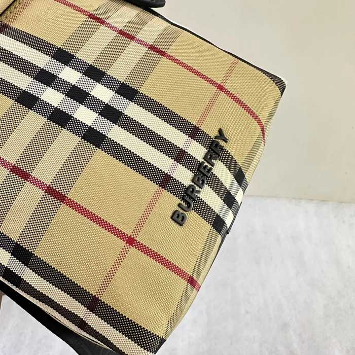BURBERRY バーバリーチェック フレディバッグ サイズ:20.5x16cm