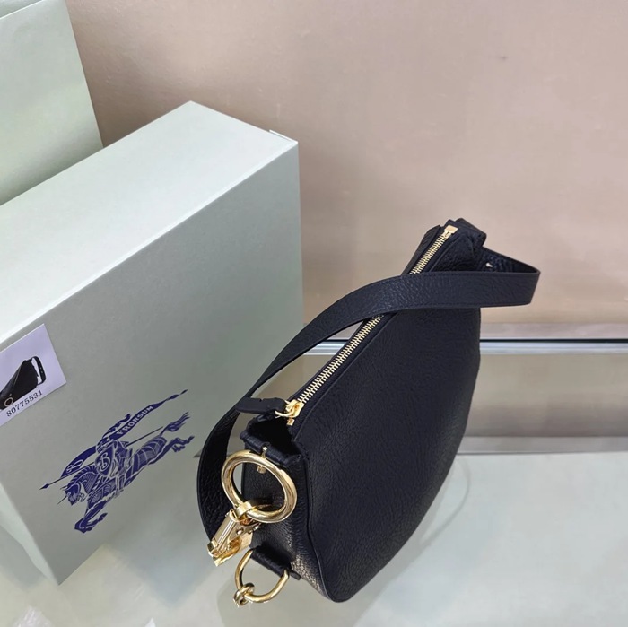 BURBERRY ナイトバトルバッグ 粒紋カーフ サイズ:24x23cm