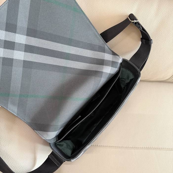 BURBERRY 8481 チェックメッセンジャー グリッド サイズ:28x23cm