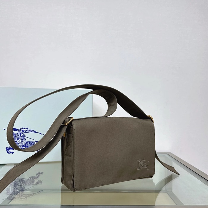 BURBERRY コットンブレンド斜め掛け サイズ:25x16cm