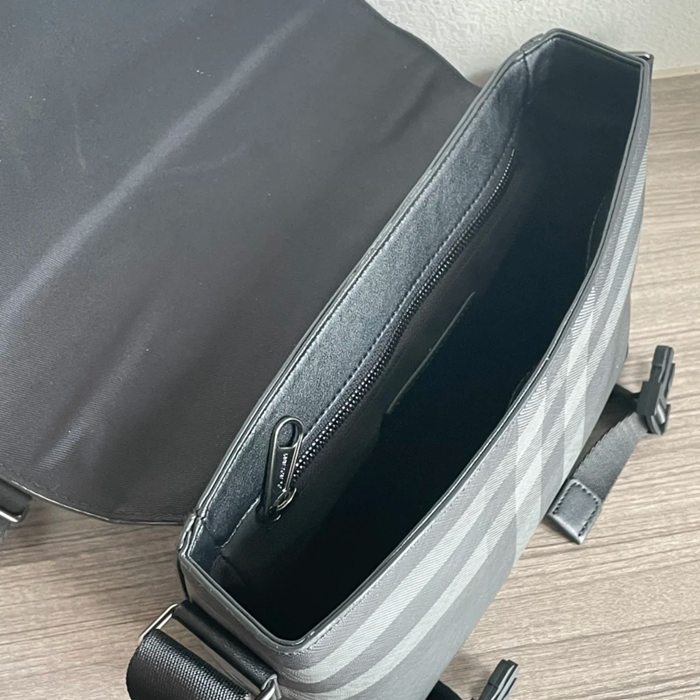 BURBERRY チャコールチェックメッセンジャー サイズ:29x17.5x8.5cm