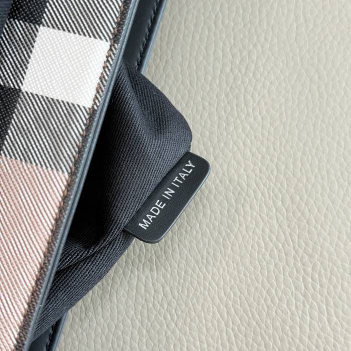 BURBERRY 2463 最新メッセンジャー サイズ:29x20x8.5cm