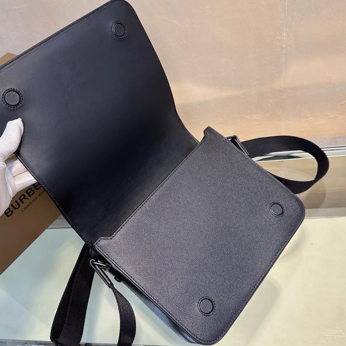BURBERRY 1731 最新メッセンジャー 手のひら紋牛皮 サイズ:25.5x21.5x6.5cm