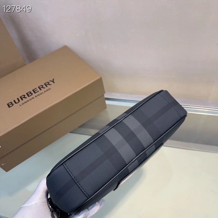 BURBERRY 新作厚手ハンドバッグ サイズ:26x16cm