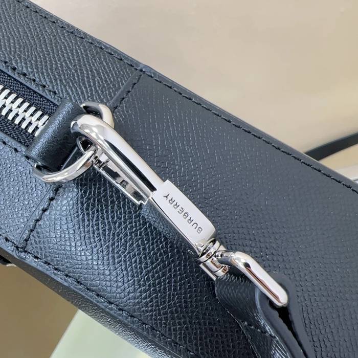 BURBERRY 2651 粒紋牛皮ブリーフケース サイズ:37x27cm