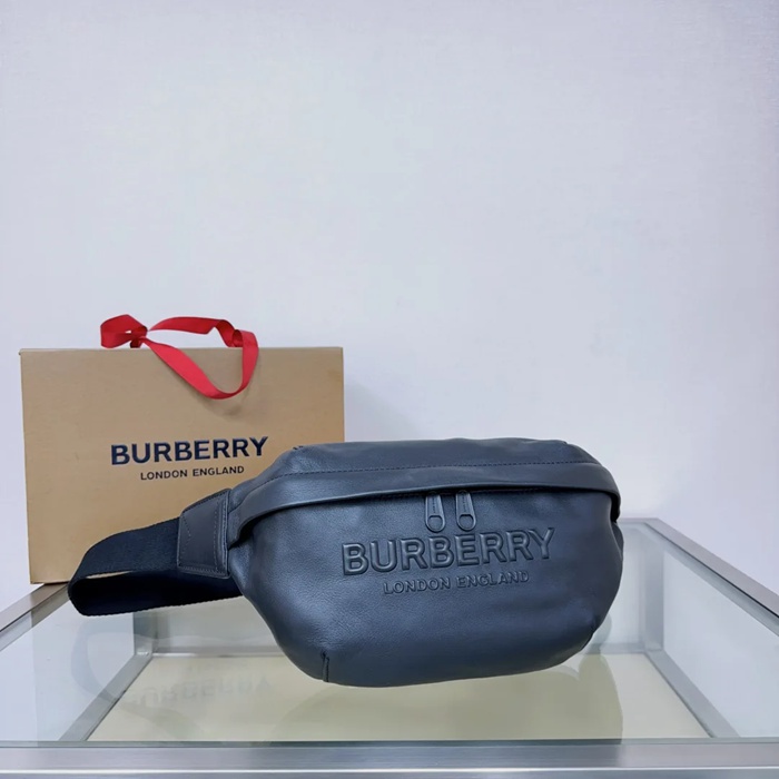 BURBERRY 3481 粒紋レザーウエストバッグ サイズ:31x16x7.5cm