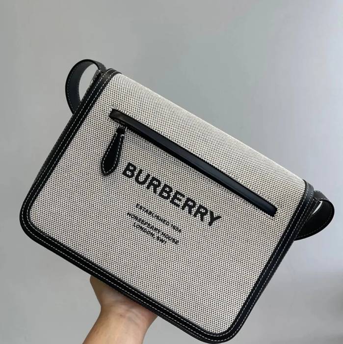 BURBERRY 0361 キャンバス×レザーメッセンジャー サイズ:28x21.5cm