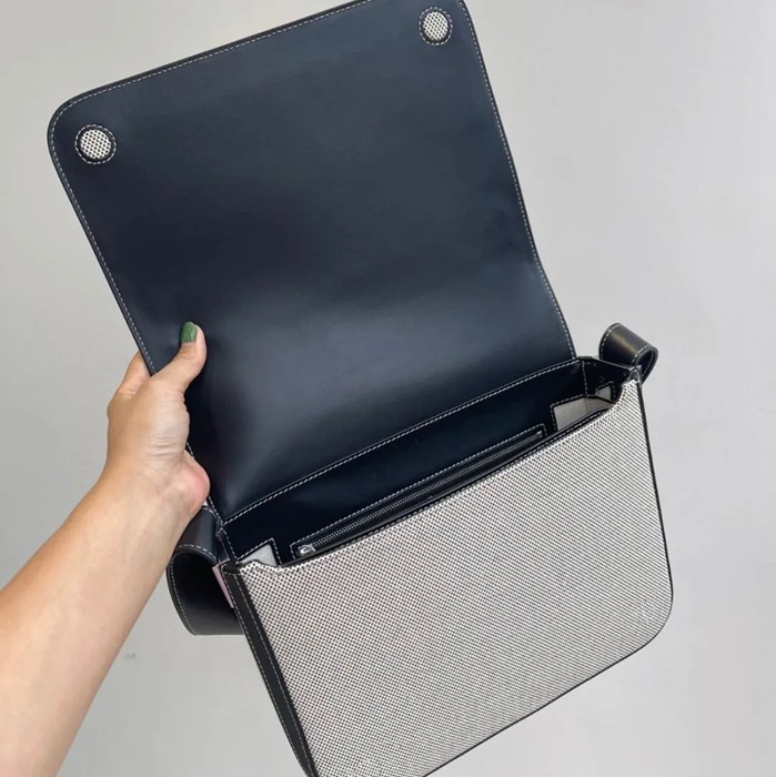BURBERRY 0361 キャンバス×レザーメッセンジャー サイズ:28x21.5cm