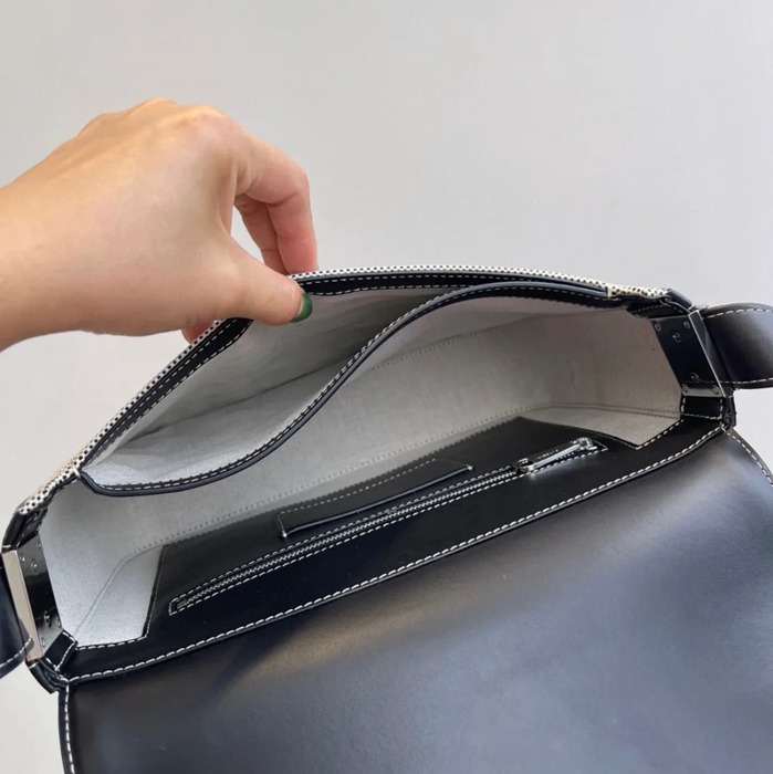 BURBERRY 0361 キャンバス×レザーメッセンジャー サイズ:28x21.5cm