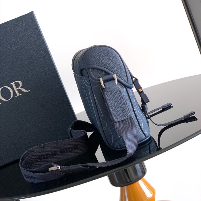 DIOR フラップメッセンジャー ディオールグラビティアウトライン サイズ:24x18cm