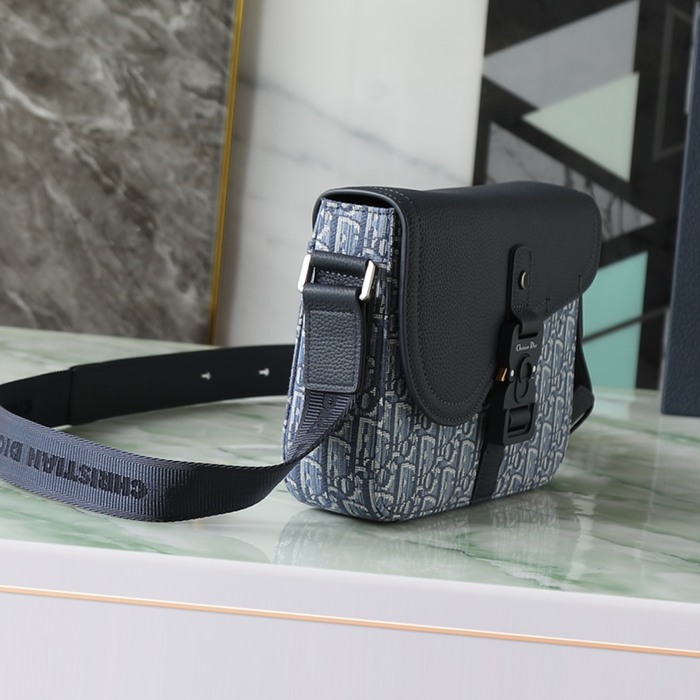 DIOR サドルメッセンジャー オブリーク 水色 サイズ:23x17.5cm