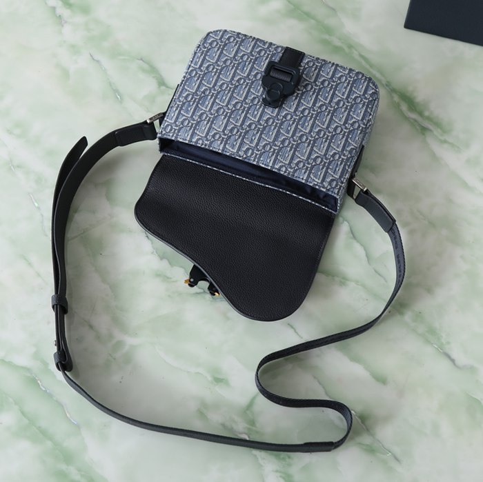 DIOR サドルメッセンジャー オブリーク 水色 サイズ:23x17.5cm