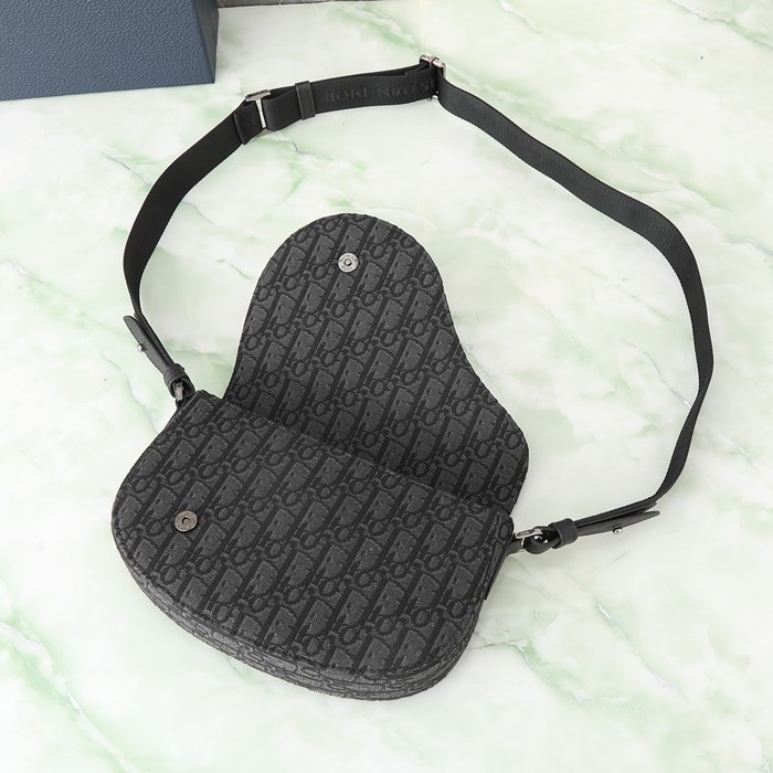DIOR サドルメッセンジャー オブリーク 黒 サイズ:24x16.5x5.5cm