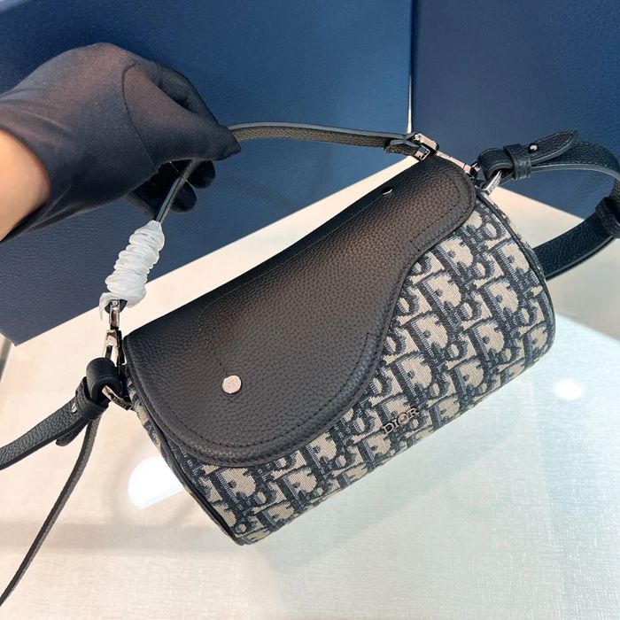DIOR ローラーメッセンジャー モノグラム×レザー サイズ:21x12.5x12.5cm