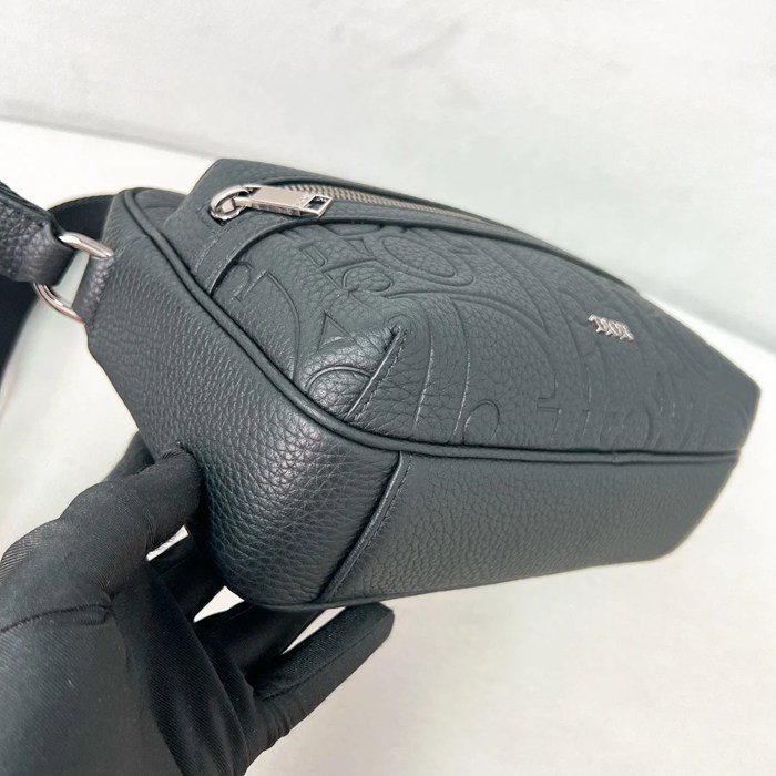 DIOR ライダー2.0メッセンジャー 粒面牛皮 サイズ:23x17x7.5cm