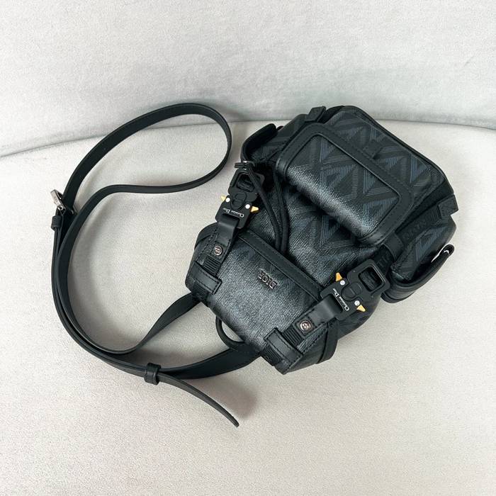 DIOR ヒットザロードミニリュック 黒ダイヤ サイズ:18.5x17.5cm
