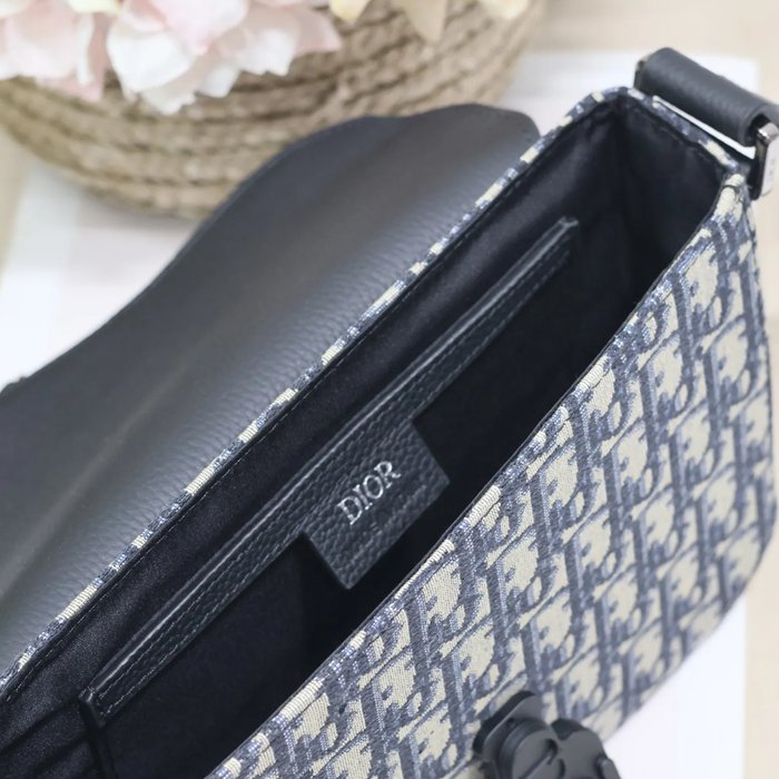 DIOR 049 プリント牛皮サドルフラップメッセンジャー 青布 サイズ:23x17cm